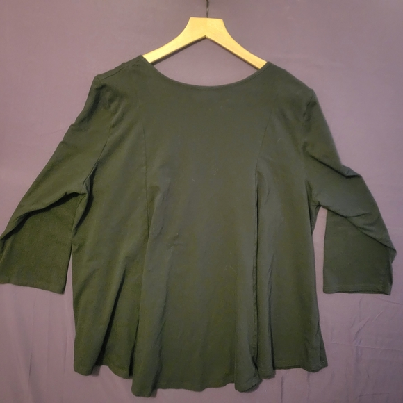 Women's Et Lois Black Flowy 3/4 Sleeve Top. Size 1X - Picture 2 of 4